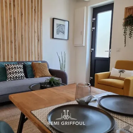 Rive Sud Charming Center 2 Guests 度假居