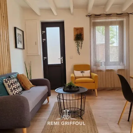 Rive Sud Charming Center 2 Guests *